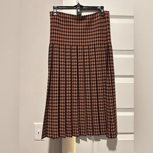 Elegant Houndstooth A-Line Skirt in Black and Brown